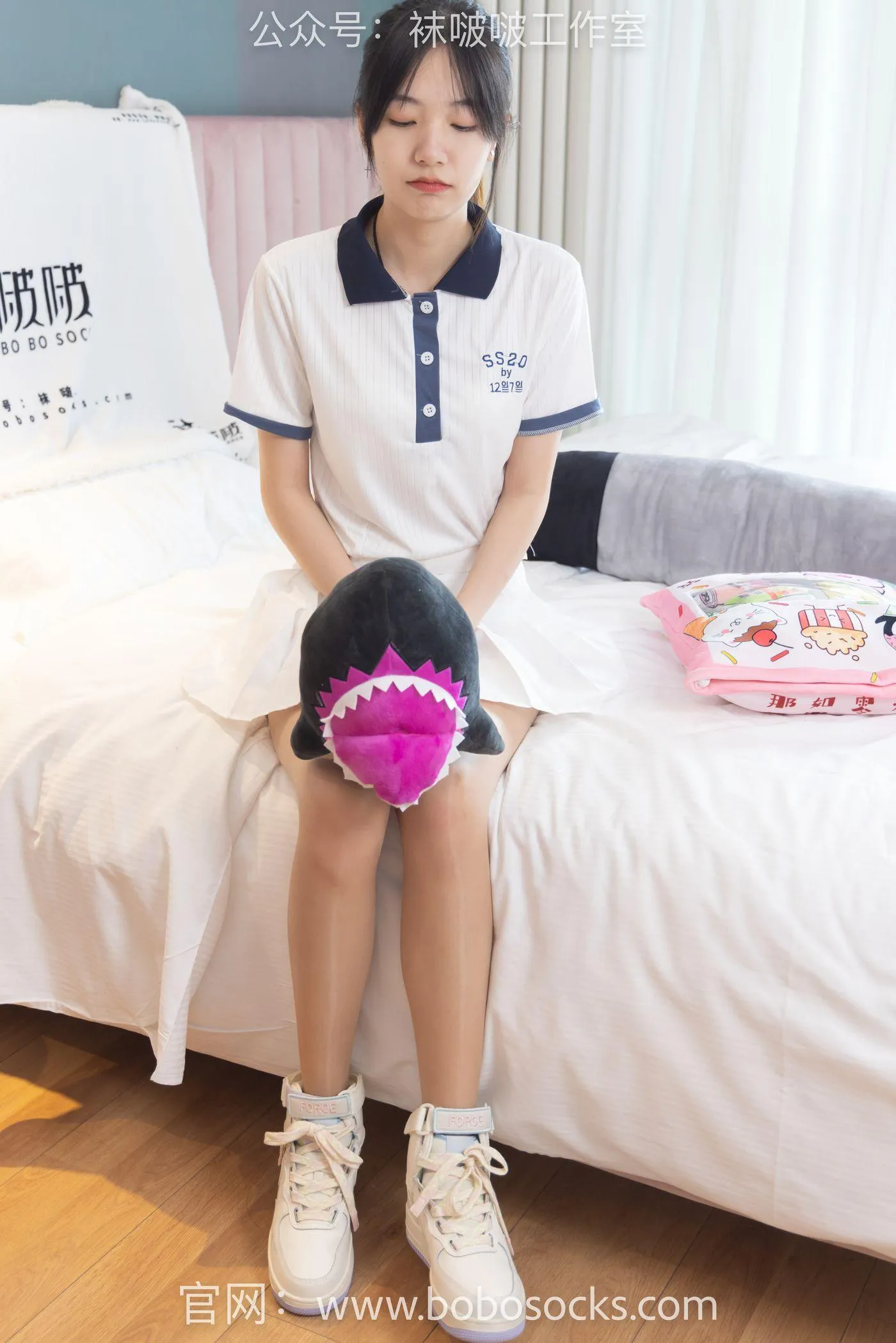 [BoBoSocks袜啵啵]NO.096 小甜豆-板鞋、白棉袜、油亮肉丝 [145P]插图1
